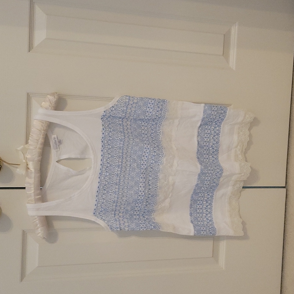 Sleeveless top